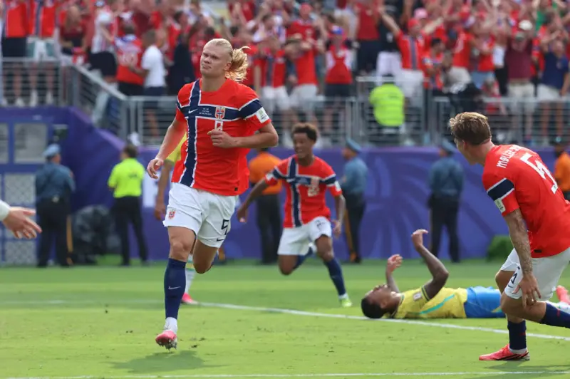 Haaland le da histórico pase a cuartos de final a Noruega con doblete de lujo ante Brasil