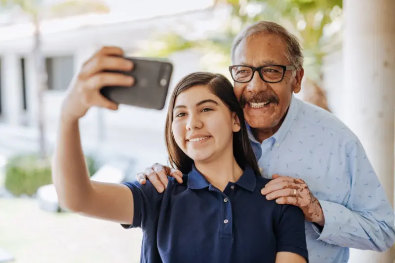 Abuelos digitales, entre la oportunidad de la inclusión y el edadismo