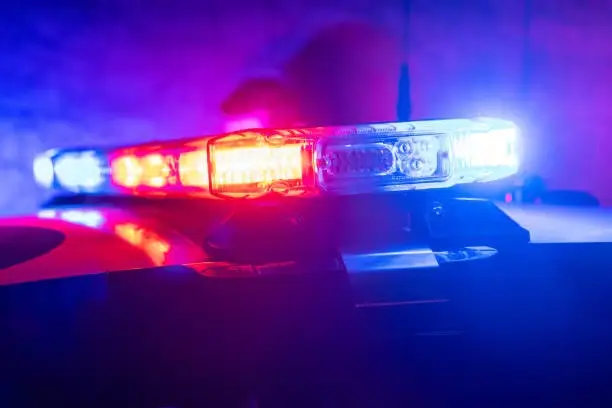 Detienen a tres personas con pistola 9 milímetros, 22 cartuchos y presunto “crystal” al Norte de Hermosillo