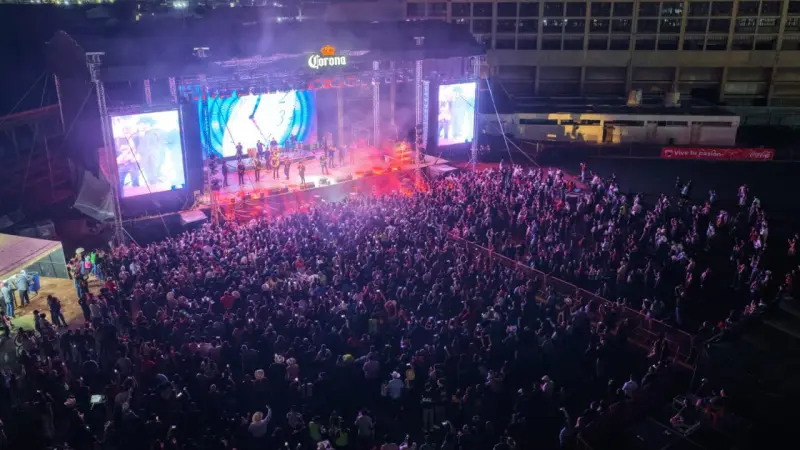 Miles disfrutan a Lenin Ramírez en una de las noches más concurridas del FUTFEST Saltillo