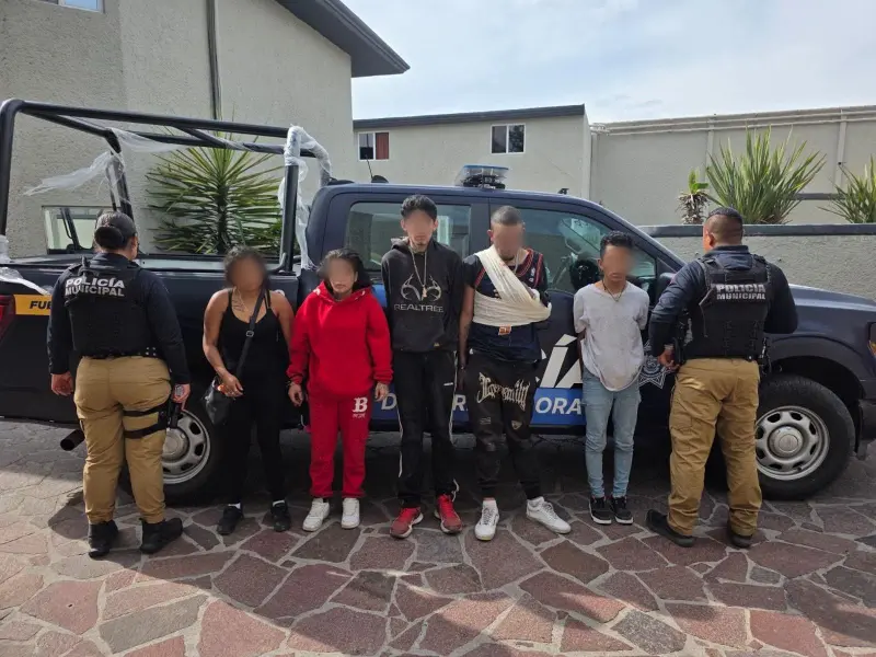 Seis personas detenidas tras persecución y choque en Paseo Constituyentes