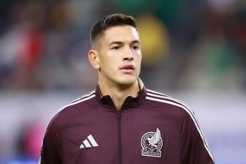 ¡Se acerca el bombazo! César Montes a unos pasos de convertirse en jugador de Cruz Azul