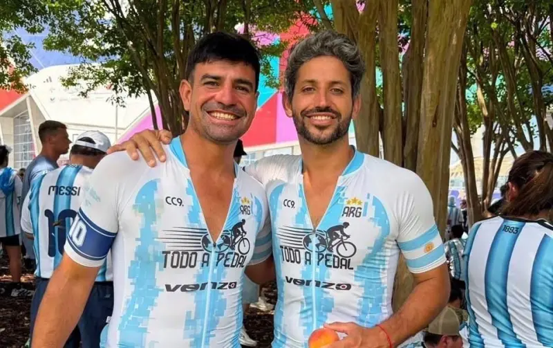 En bici desde Argentina hasta Atlanta para la Semifinal