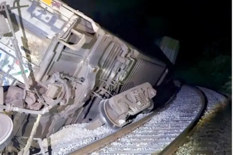 No se descarriló el tren, se movió.- Sheinbaum