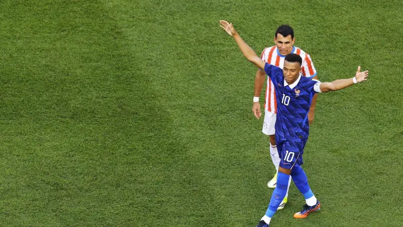 Senadora paraguaya amenaza con demandar a Mbappé por violencia de género