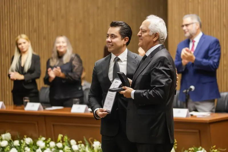 Reconoce Municipio de Querétaro la trayectoria de queretanas y queretanos