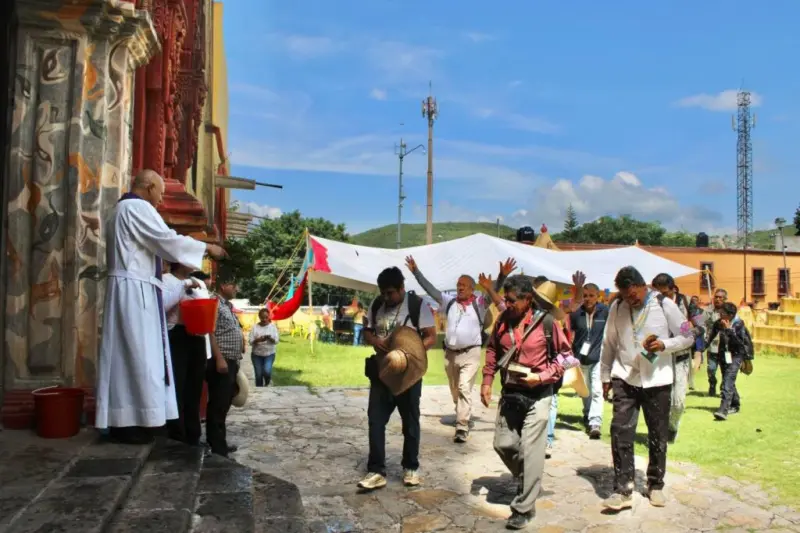 Peregrinación queretana avanza por la Sierra Gorda rumbo al Tepeyac.