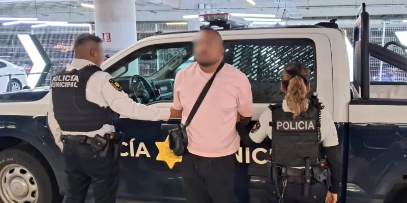 Hombre habría golpeado en la nariz a trabajador de Kavak en Puerta La Victoria