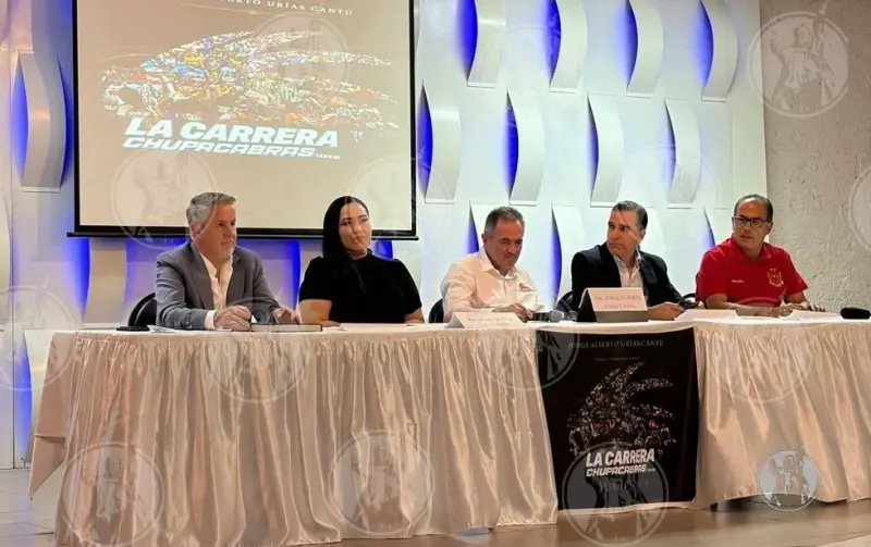 Plasma libro las tres décadas de la Carrera Chupacabras