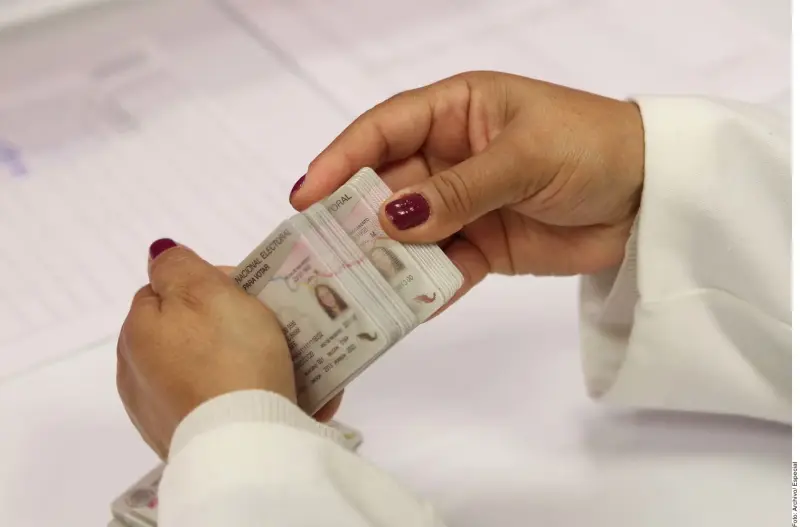 Es oficial: Jóvenes de 17 años podrán tramitar anticipadamente su INE para votar en las elecciones de 2027