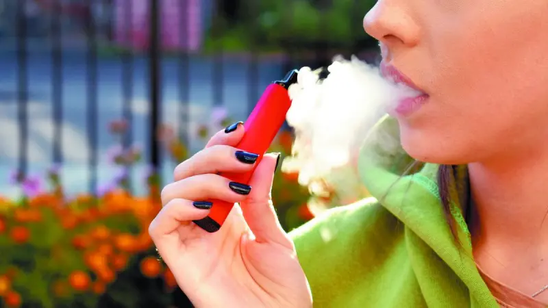 Vapeadores, puerta de entrada al cigarro tradicional: UNAM