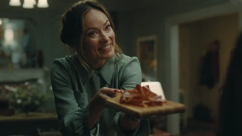 Olivia Wilde habla sobre lo divertido que fue dirigir la comedia ‘The invite’