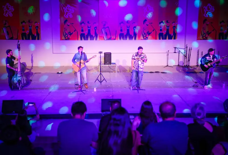 Viven tarde de cumbia y regional mexicano en Pabellón del Parque del Agua