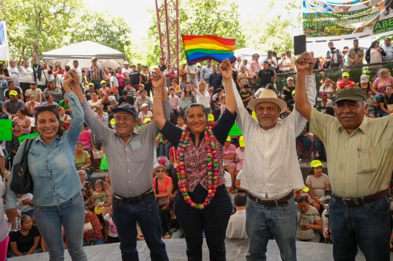 Respaldan dirigentes de izquierda a Abelina en asamblea en Chilpancingo