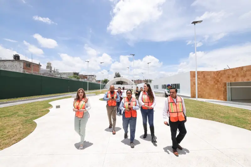 Construyen refugio y clínica para mil 200 abuelos en Puebla