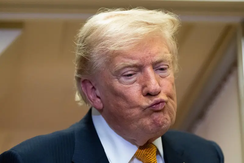 Trump: Del fracaso en Irán a los manotazos en México