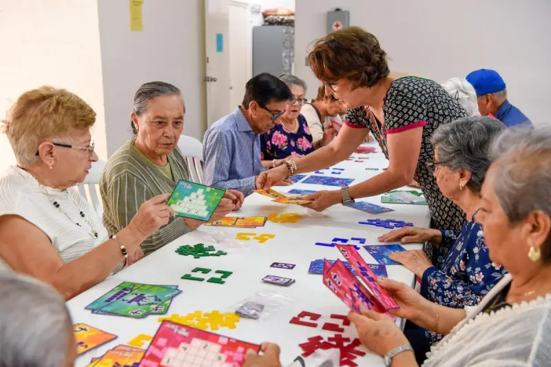 Imparten talleres especializados para personas adultas mayores en Corregidora