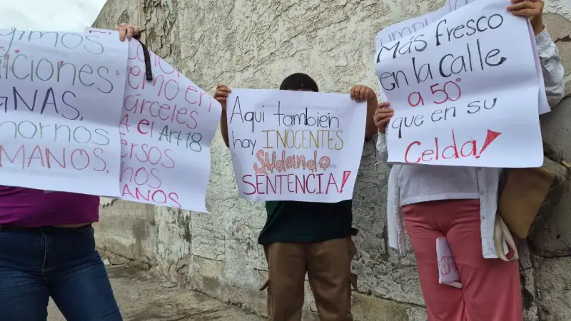 Familiares de internos del Cereso de Mexicali se manifiestan ante presuntas malas condiciones derivadas del calor extremo