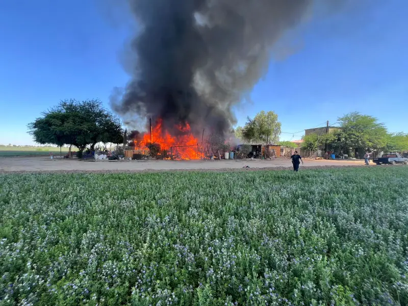 Incendio consume casa de adulta mayor en el ejido Janitzio
