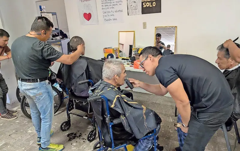 Deja su huella con clases de barbería