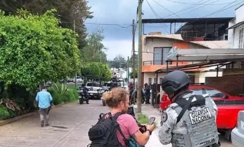Atacan a balazos a mujer dentro de su vivienda en Uruapan