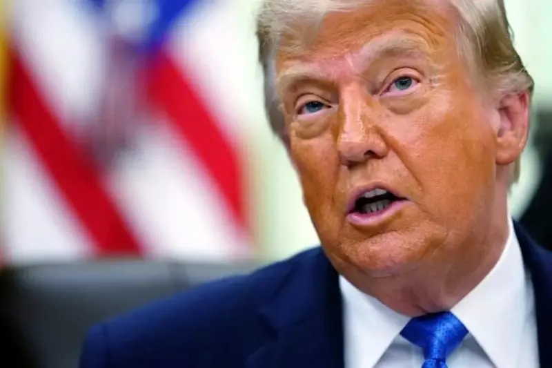 Compró Trump acciones de Big Tech antes de quitar aranceles