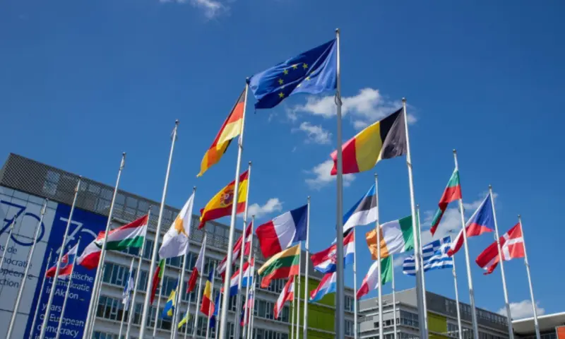 EE UU quiere desmantelar el TPI pero Bruselas responde: es “inaceptable”