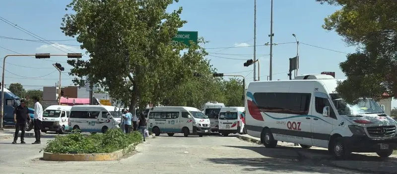 Dejan varados a pasajeros de Zumpango por pleito entre rutas