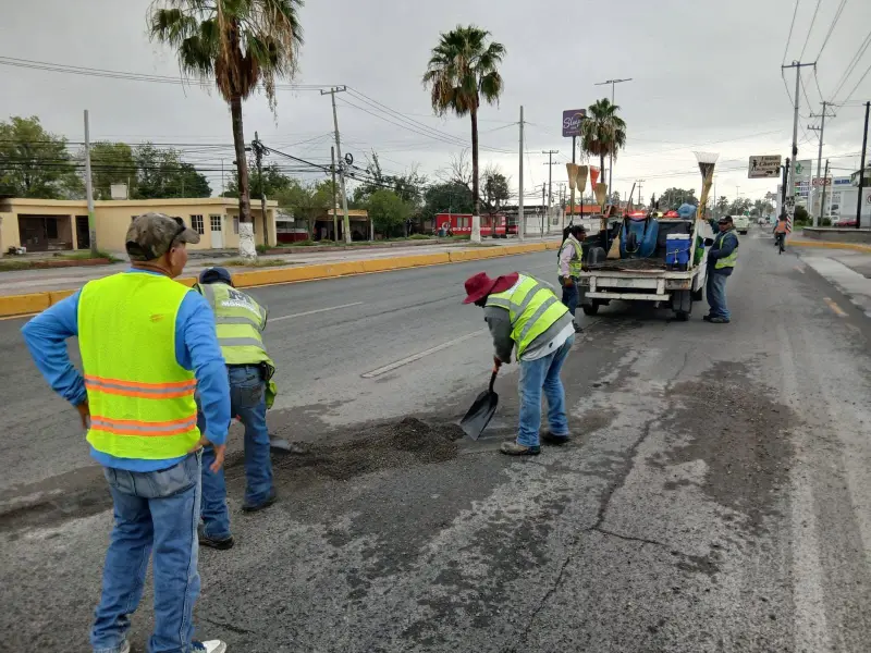 Reparan en Monclova 414 baches y retiran 9.5 toneladas de cacharros en una semana