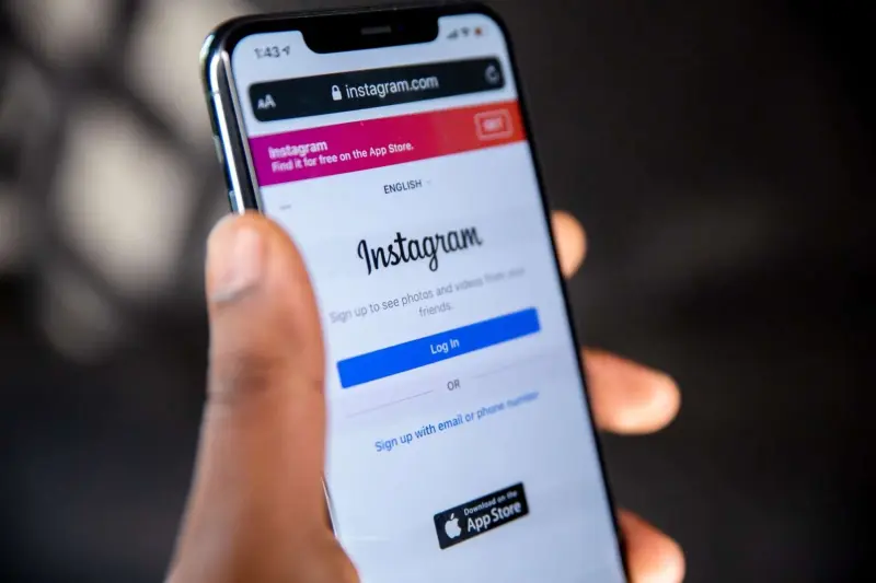 Bruselas estudia multar a Meta por el diseño adictivo de Instagram y Facebook