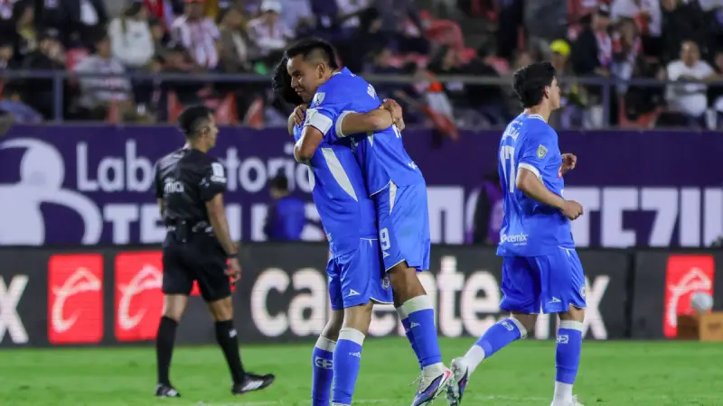 Cruz Azul se repone de un 0-2 y vence al Atlético de San Luis 