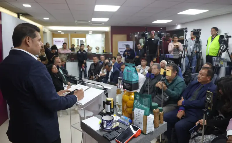 Buscan salvar empresas locales con mega cumbre industrial