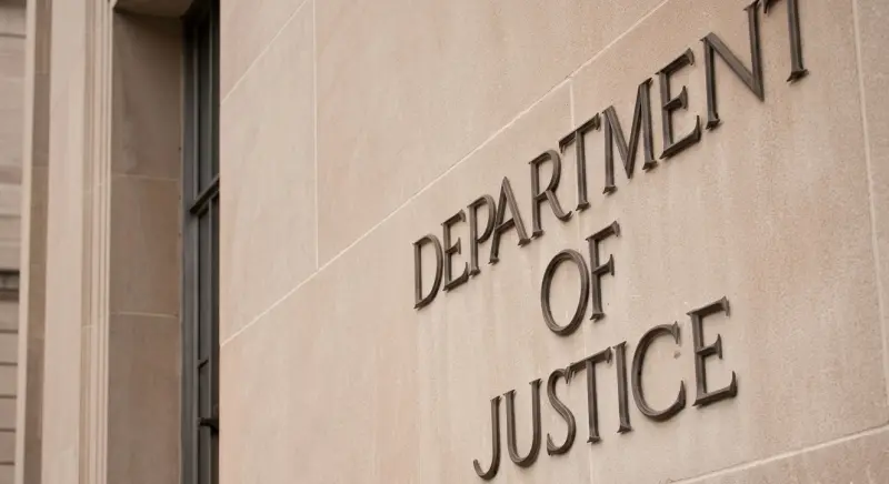 Investiga DOJ a UC San Diego por presunta discriminación racial