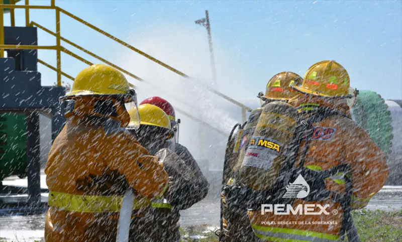 Confirma Pemex 3 trabajadores con quemaduras por flamazo en Salina Cruz