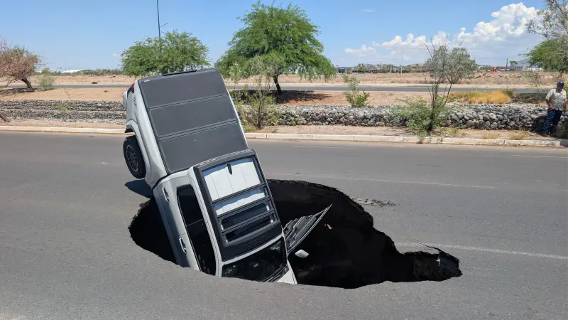Reparar el socavón en el bulevar Quintero Arce tardaría cerca de 90 días: Agua de Hermosillo