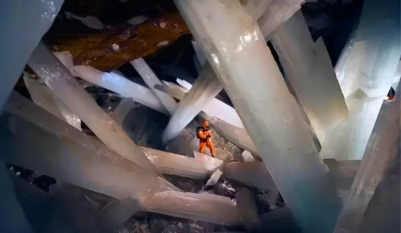 “Este es el lugar más surreal de México”: La Cueva de los Cristales no es ficción y está en Chihuahua