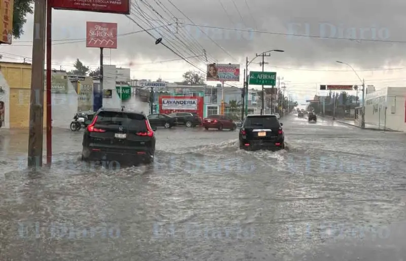 Torrencial lluvia sorprende al sur y centro de Chihuahua