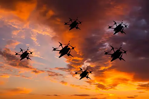 Guerra de bajo costo: Por qué Japón está cambiando sus costosos misiles por drones interceptores con Inteligencia Artificial