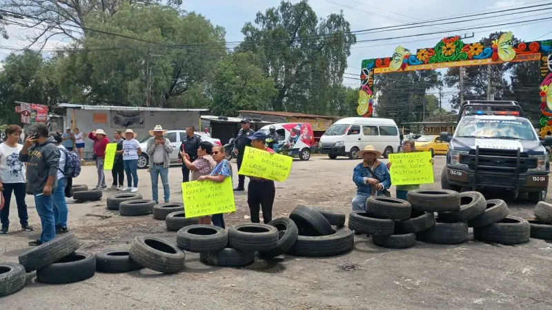 Bloquean la México-Texcoco para exigir destitución de delegada
