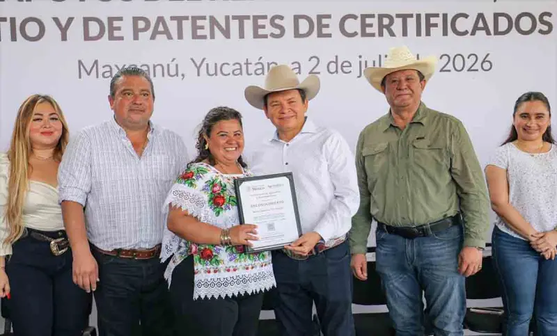 Entregan obras y apoyos en Maxcanú