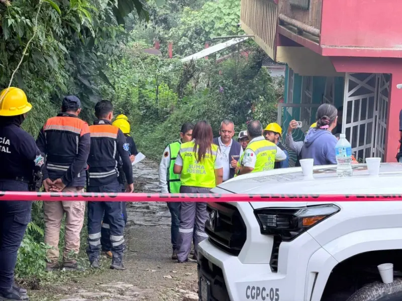Lluvias en Puebla arrastran patrulla en la que se resguardaban 3 mujeres; recuperan sus cuerpos
