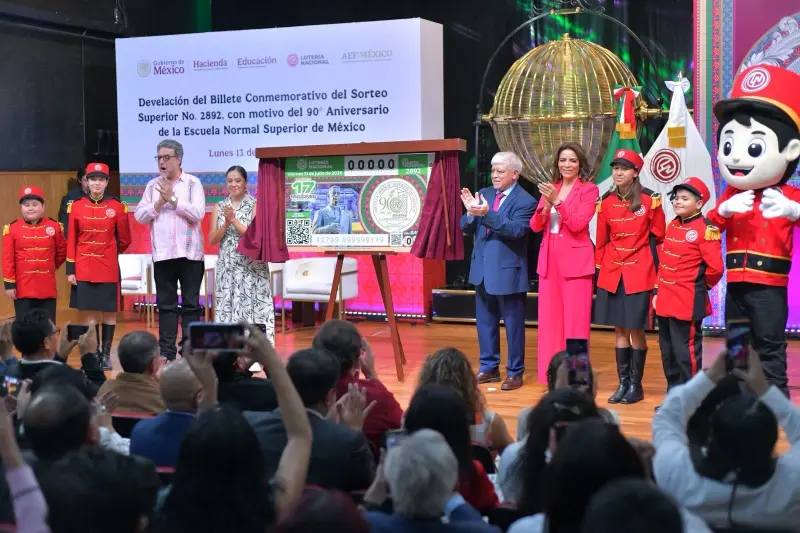Conmemoran a la Escuela Normal Superior de México con billete de Lotería Nacional