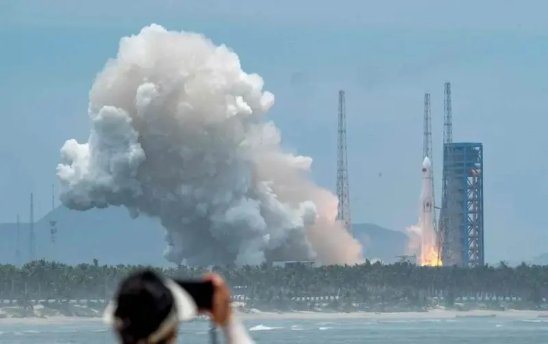 Recupera China un cohete y acorta distancia con SpaceX