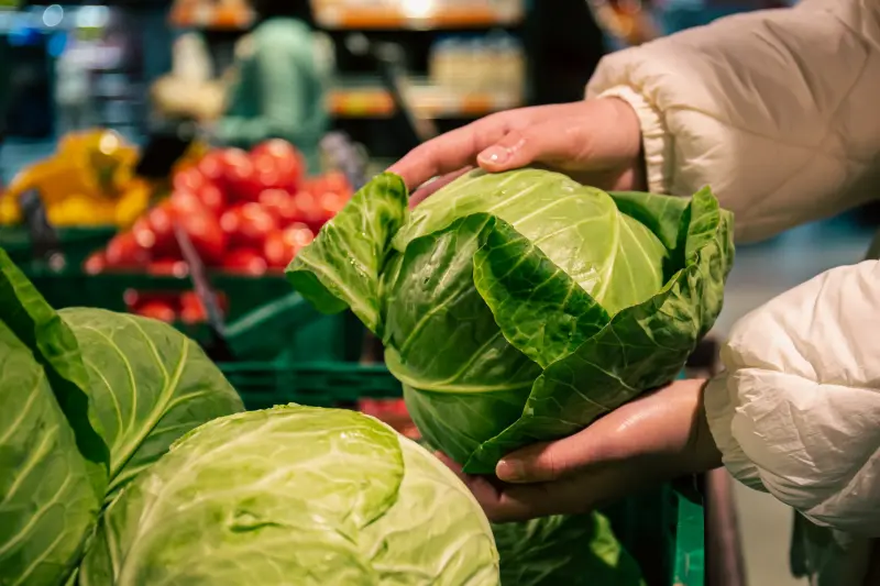 Walmart retira ensaladas de Taylor Farms por diarrea ‘explosiva’; México dice que origen no está confirmado