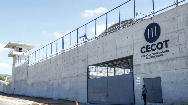 PAN busca replicar en México la megacárcel CECOT de El Salvador
