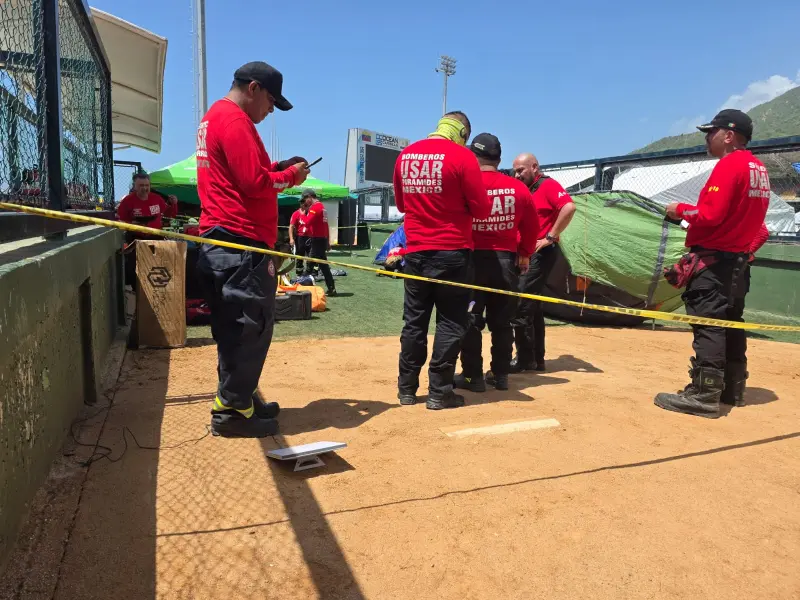 Inician bomberos de Guerrero misión humanitaria en Venezuela