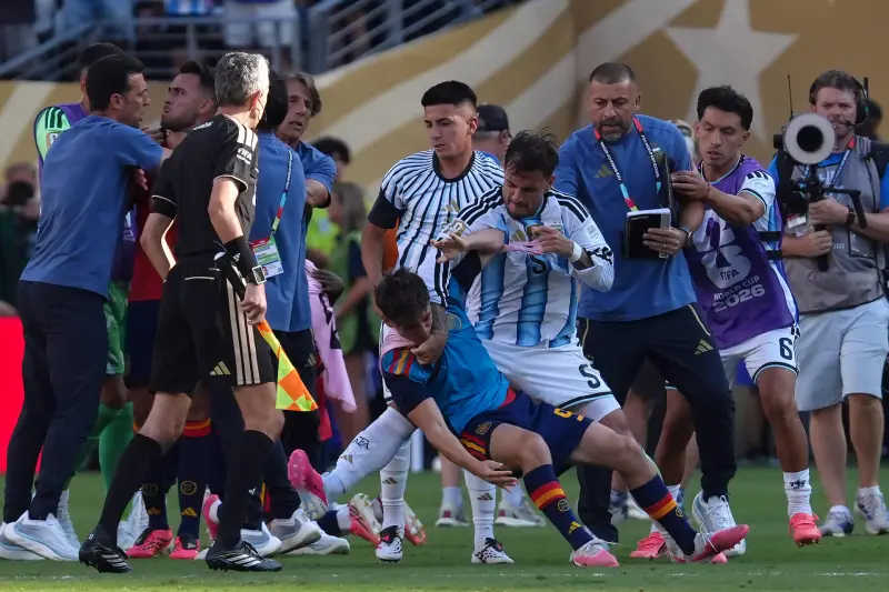 FIFA investiga la pelea de Argentina tras perder la final del Mundial 2026: Leandro Paredes queda bajo la lupa