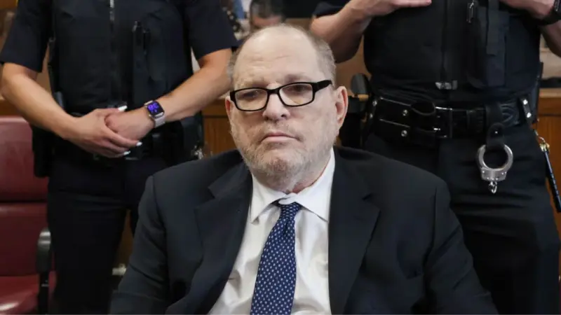 Harvey Weinstein sufre una falla cardiaca en prisión; lo llevan de emergencia al hospital
