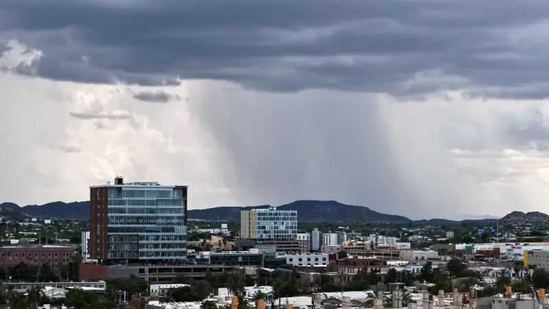Calor de hasta 42°C y tormentas nocturnas marcarán la semana en Hermosillo; lluvias regresarían desde el miércoles