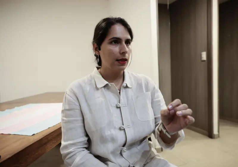 Dan a conocer organizaciones civiles una guía con la que buscan busca cambiar la atención médica de las personas trans